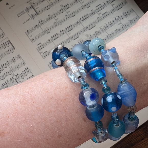 Blue Beaded Bracelet - Picture 3 of 11